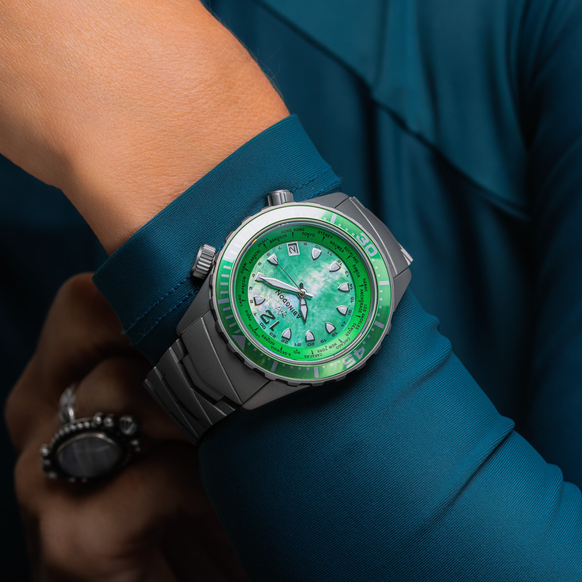 Abingdon Womens Marina Caribbean Green Automatic Diver's Multifunctional Titanium Watch Set MA-CGRE